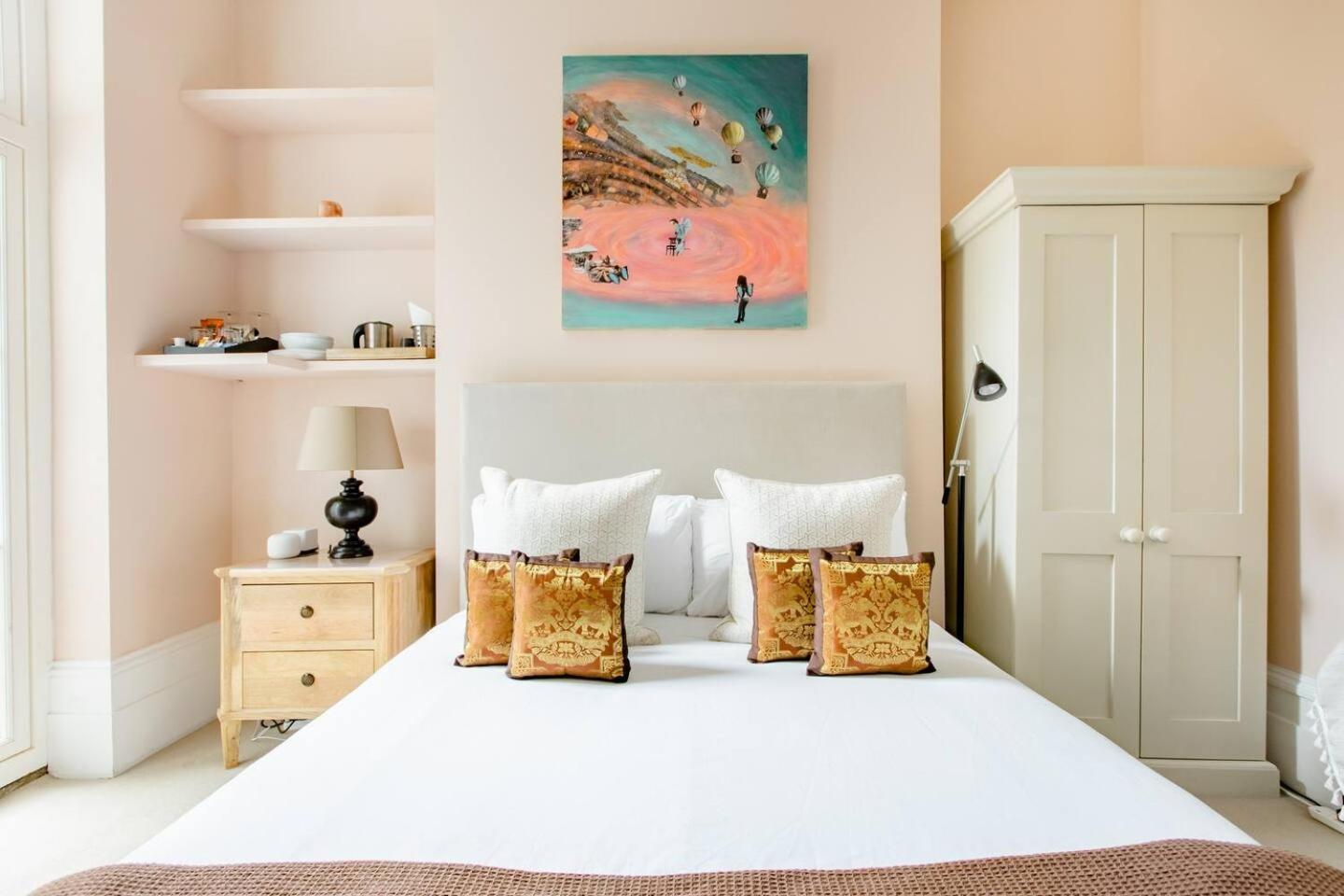 Luxury King-Bed Ensuite With Quiet Private Patio London Kültér fotó