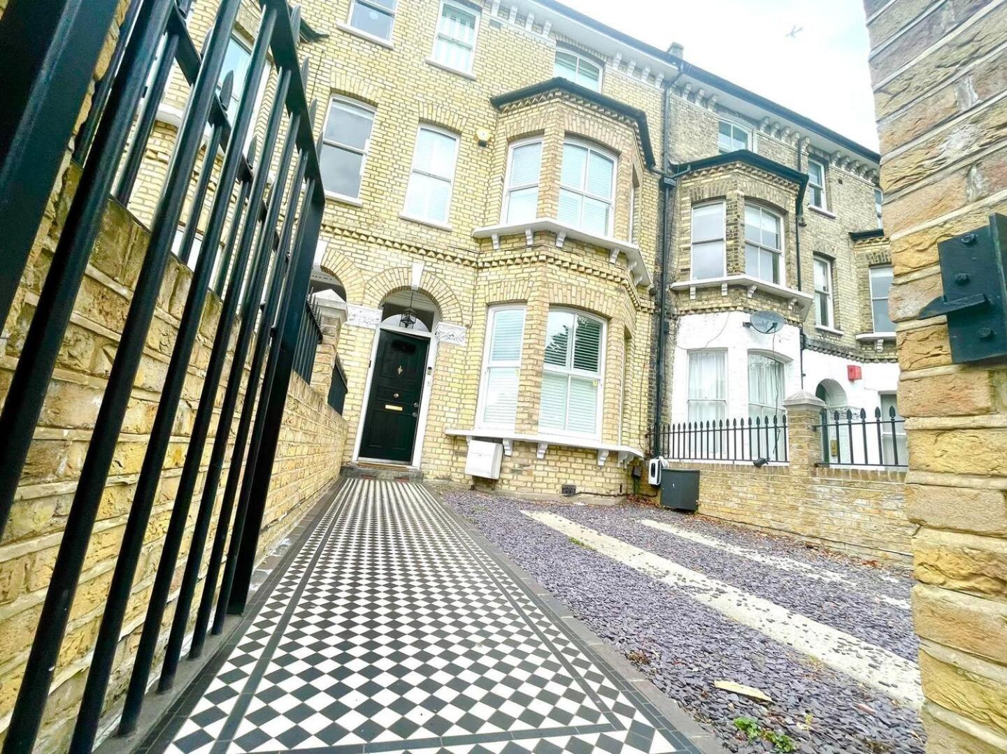 Luxury King-Bed Ensuite With Quiet Private Patio London Kültér fotó