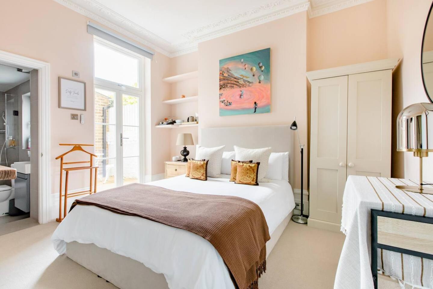Luxury King-Bed Ensuite With Quiet Private Patio London Kültér fotó