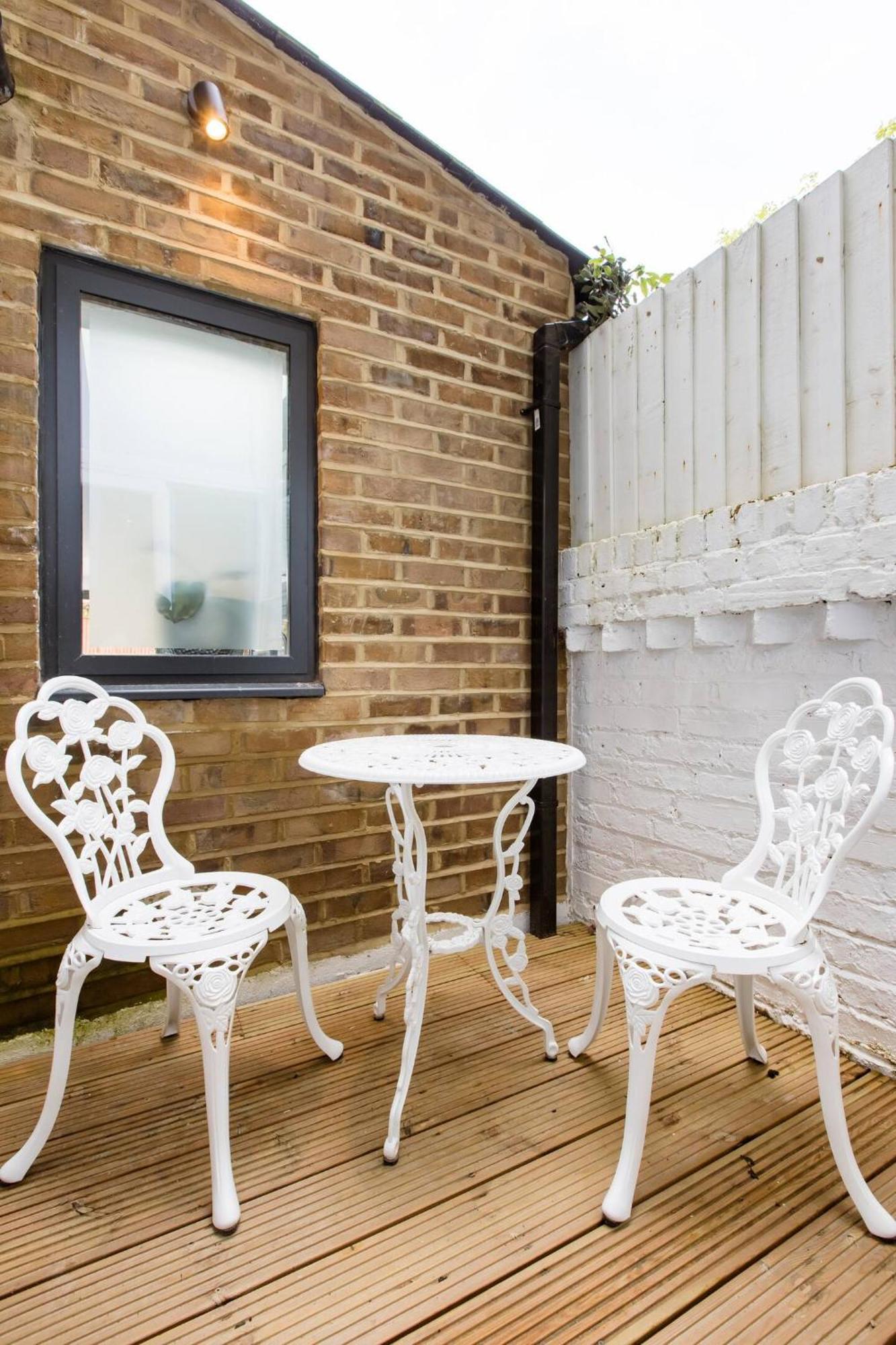 Luxury King-Bed Ensuite With Quiet Private Patio London Kültér fotó